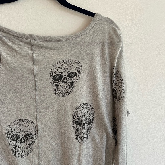 Gray Skull Long Sleeve Shirt - Picture 4 of 4